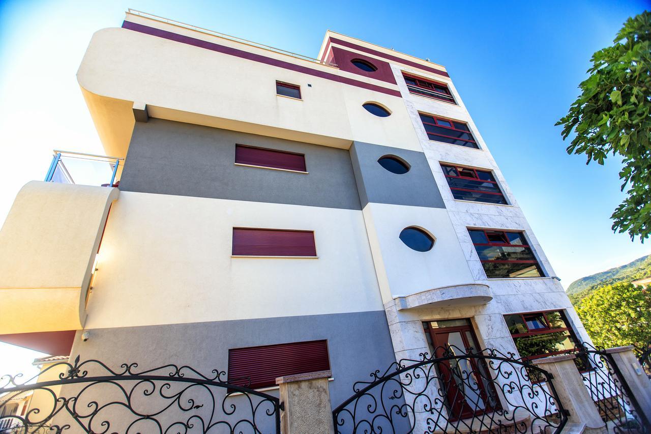 Compass Aparthotel Dobra Voda Exterior photo