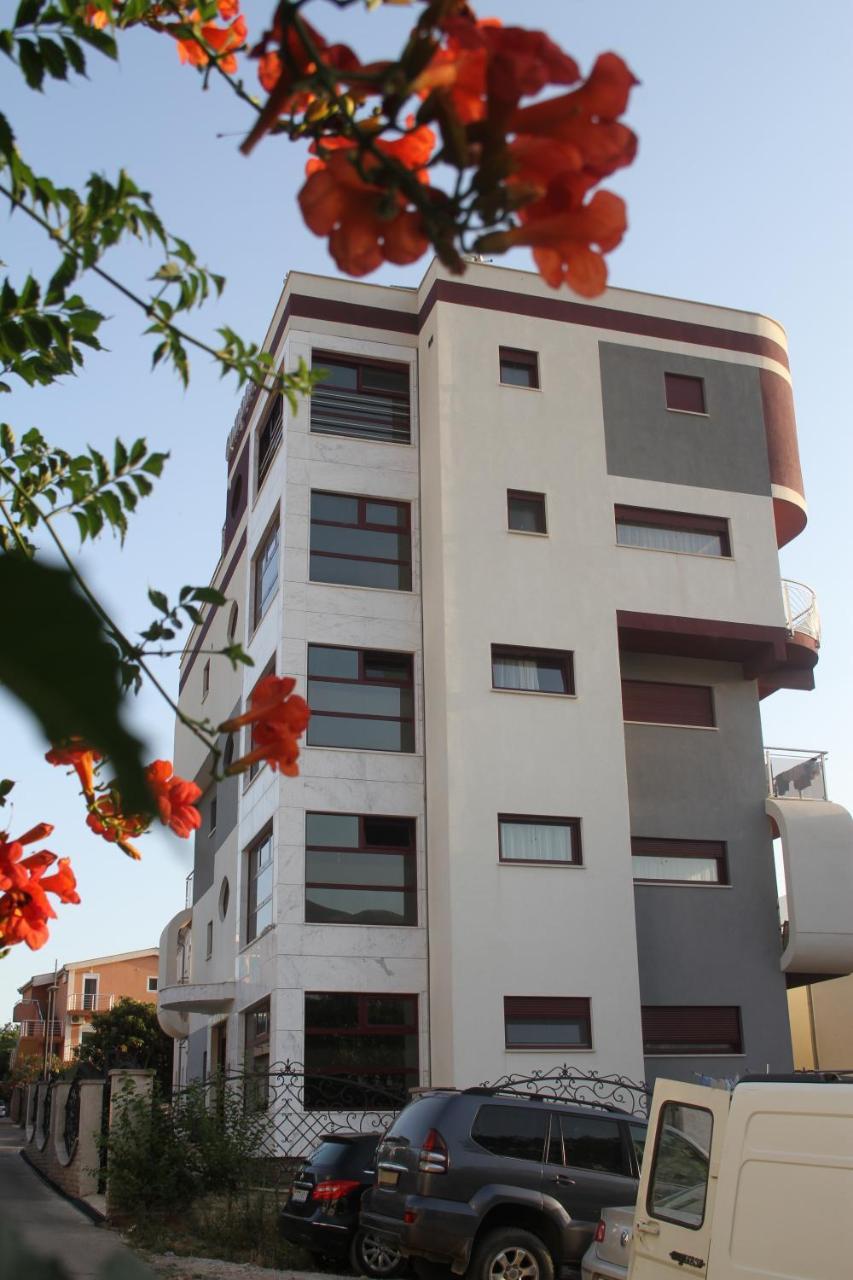 Compass Aparthotel Dobra Voda Exterior photo